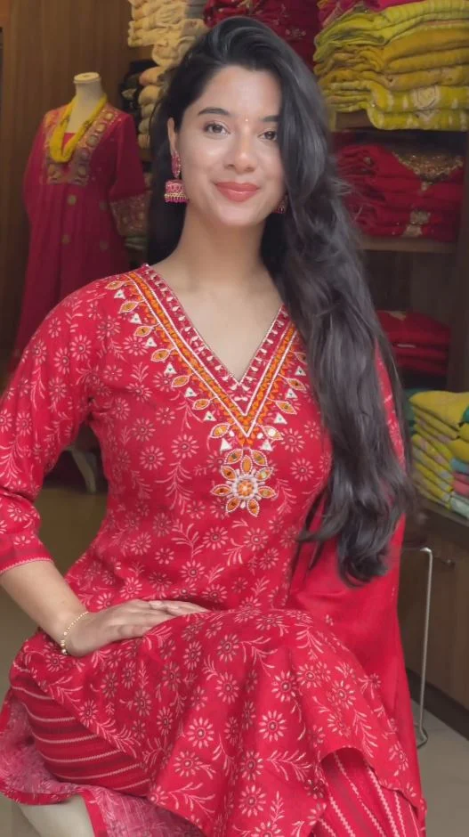 Women Solid Embroidered Pure Cotton Straight Kurta With Duppata - Image 3